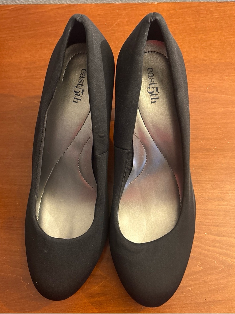 East 5th Black Women's Classic Pumps closed toe 8.5 low heel